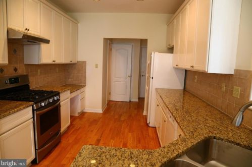 14 Wilkinson Way, Princeton NJ  08540-7362 exterior