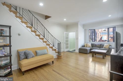 2036 13th St, Philadelphia, PA 19148-5504