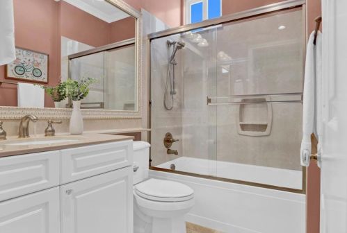 1156 Sugarbush Dr, Vista CA 92084-7464 exterior