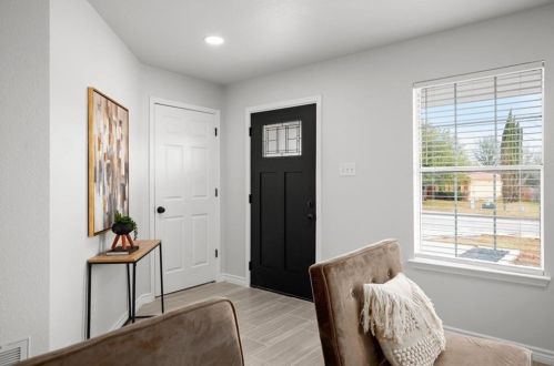 193 Spg Br Loop, Uhland TX 78640-5365 exterior