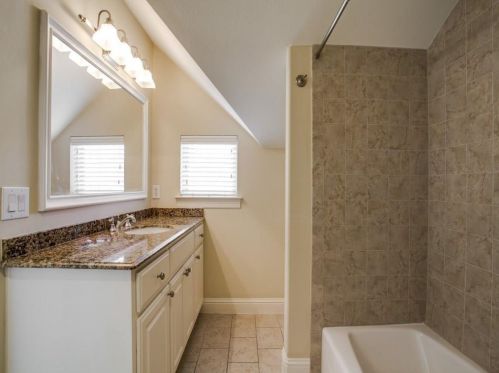 4144 Grassmere Ln, Dallas TX  75205-1198 exterior