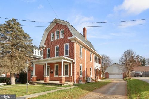 15 Main St, York, PA 17315-1209