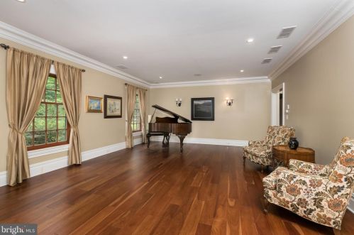 80 Mapleton Rd, Princeton NJ  08540-9668 exterior