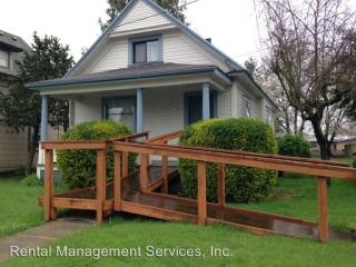 5933 Holgate Blvd, Portland OR  97206-3831 exterior