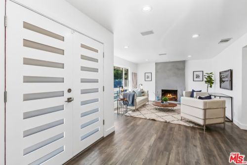 5348 Cangas Dr, Calabasas CA  91301-2308 exterior