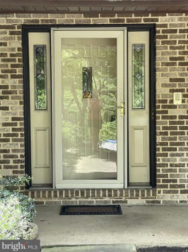 112 Bentley Ln, Lancaster PA  17603-6223 exterior