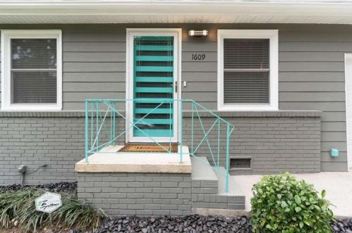1609 Bridgeport Dr, Atlanta GA  30318-3331 exterior