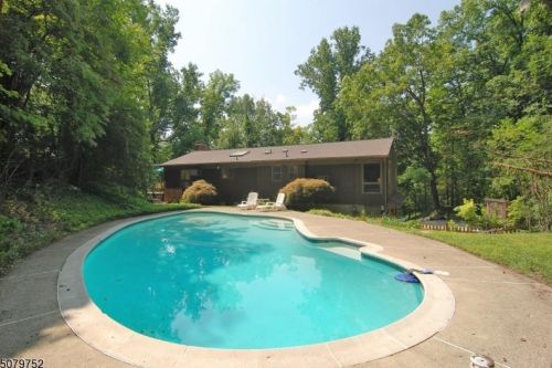 103 Mount Rascal Rd, Hackettstown, NJ 07840-4634