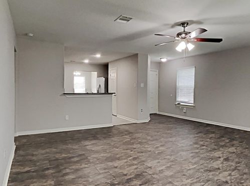16768 Northern Flicker Trl, Conroe TX  77385-3828 exterior