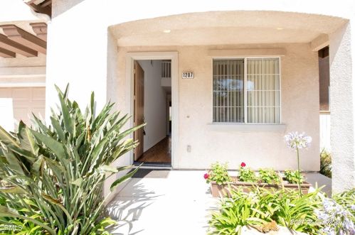 1207 Briana Cir, Oxnard, CA 93030-6082