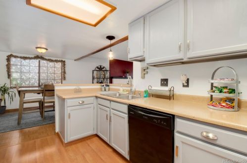 1826 Quintero Way, Aurora CO 80015-2521 exterior