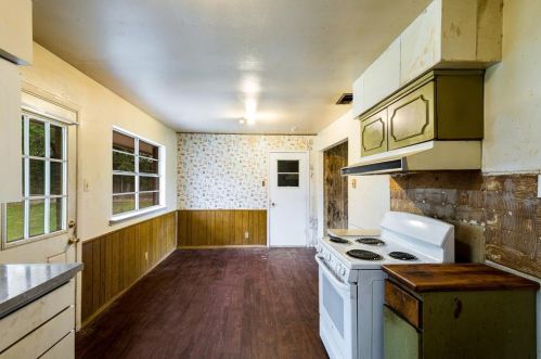 1854 Wintergreen Rd, Carrollton TX 75006-7543 exterior