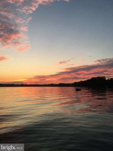 16 Severn Riv Rd, Severna Park MD 21146-4659 exterior