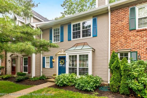 3 Steeple Chase Ct, Tinton Falls, NJ 07724-3833