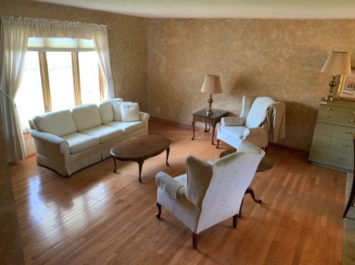 150 Fuller Dr, Mcgirr, IL 60556-9783
