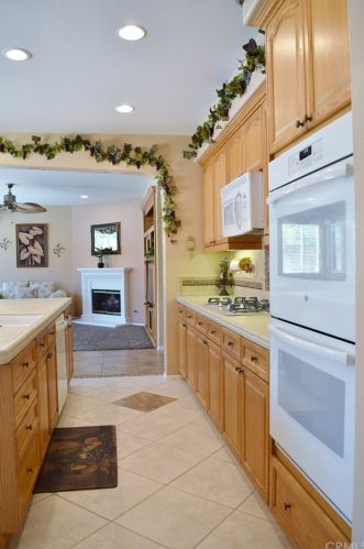 12722 Royal Palm Ln, Riverside CA  92503-7077 exterior