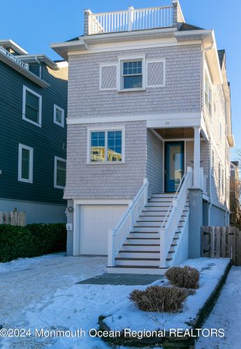 10 Shrewsbury Way, Locust, NJ 07760-2128