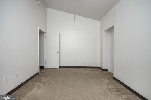 1542 15 St, Philadelphia PA 19146-4806 exterior