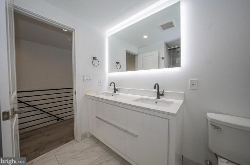 1515 4 St, Philadelphia PA 19148-1303 exterior