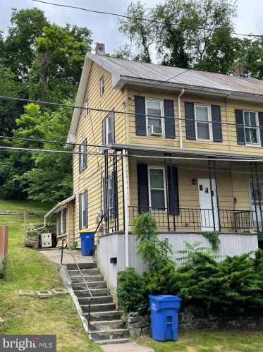 702 Mohn St, Harrisburg, PA 17113-2074