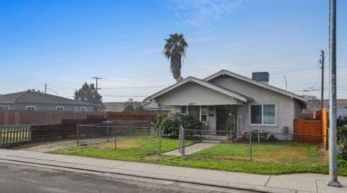 2217 Strivens Ave, Modesto, CA 95350-1729