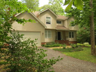 454 Wilton Coves Dr, Hartfield, VA 23071-3057