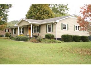 826 9th St, Erwin, TN 37650-1815