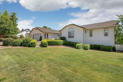 2560 Vista Del Lago Dr, Valley Springs, CA 95252-9381