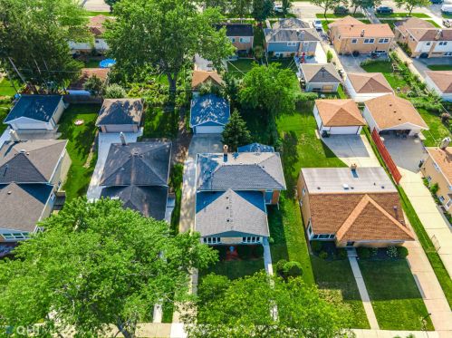 8712 Oketo Ave, Niles IL  60714-2020 exterior
