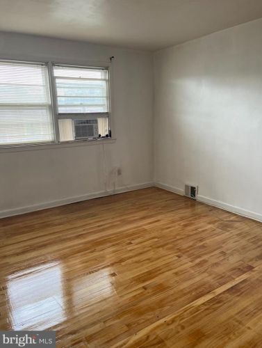 3828 Conshohocken Ave, Philadelphia PA  19131-2822 exterior