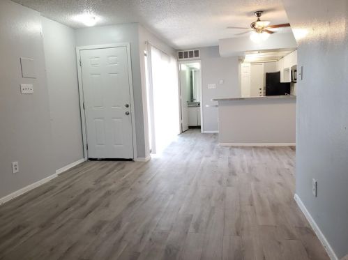 620 Union Bower Rd, Irving TX  75061-7589 exterior