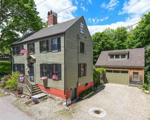 33 Blossom St, Portsmouth, NH 03801-4519
