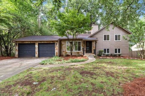 1616 Rex Dr, Marietta, GA 30066-5728