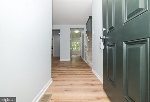9938 Whitewater Dr, Springfield, VA 22015-1803