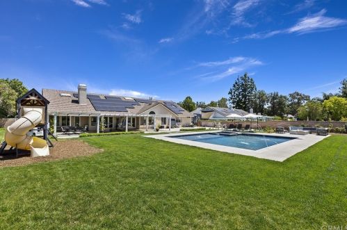 7539 Whitegate Ave, Riverside CA  92506-5455 exterior
