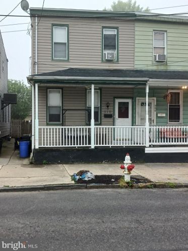 510 Middlesex St, Gloucester, NJ 08030-1132