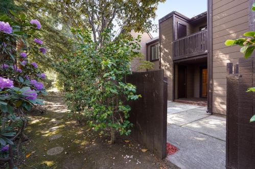 4102 Thain Way, Palo Alto, CA 94306-3925