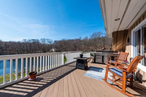 65 Bokum Rd, Chester CT  06412-1339 exterior