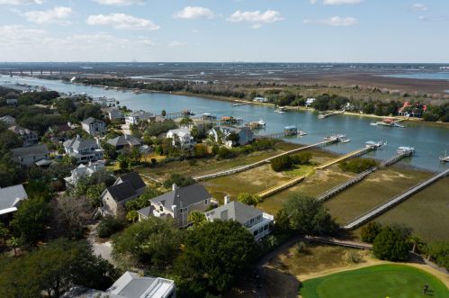 8 Ensign Ct, Isle Of Palms, SC 29451-2455