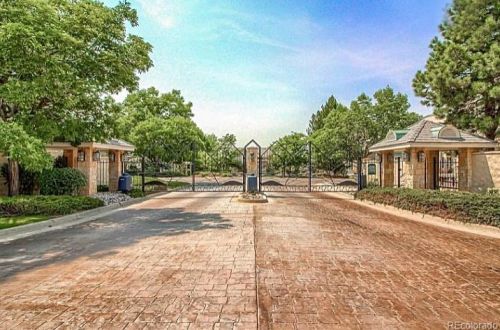4545 Monaco St, Denver CO  80237-3459 exterior
