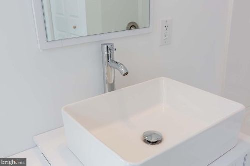 535 Strawberry St, Lancaster PA  17602-4466 exterior