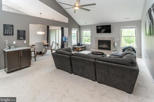 1005 Eagles Chase Dr, Trenton NJ  08648-2539 exterior