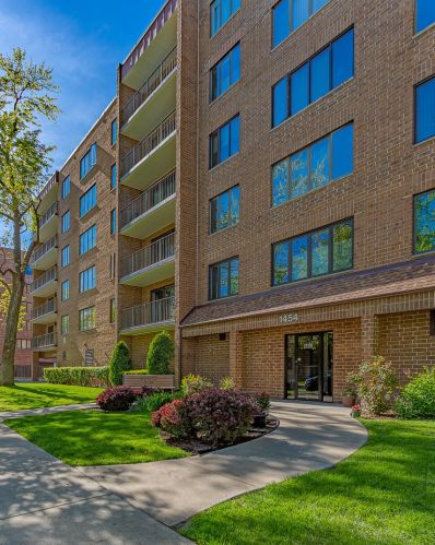 1454 Ashland Ave, Des Plaines IL  60016-7721 exterior
