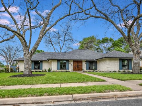 9015 Collinfield Dr, Austin TX  78758-6706 exterior