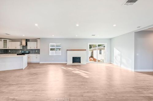 7960 Amestoy Ave, Van Nuys CA  91406-1603 exterior