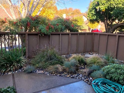 1812 Oak Leaf Dr, Modesto, CA 95354-1657