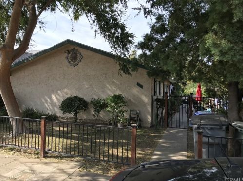 731 La Sierra Dr, Fresno, CA 93728-3328