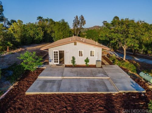 31882 Wrightwood Rd, Bonsall, CA 92003-4216