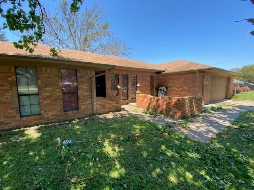 1828 Woodbridge Dr, Sulphur Springs, TX 75482-3637