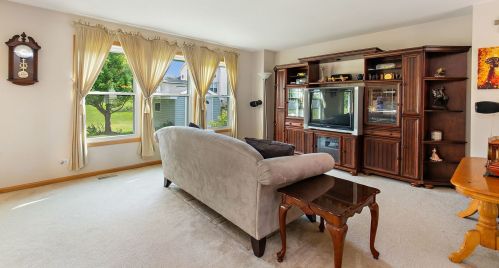 313 Century Dr, Pingree Grove IL  60140-4013 exterior